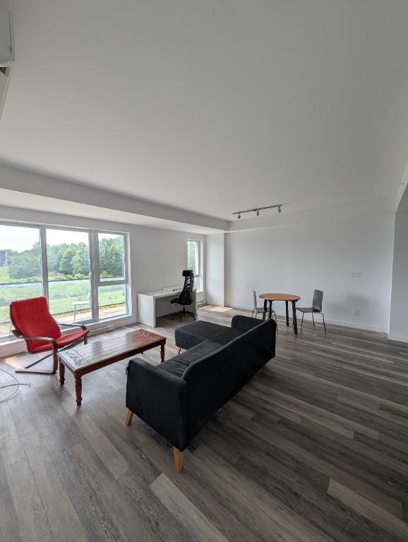 CESSION DE BAIL 3 et 1/2 QUARTIER QB - 1er sept (ou avant!) 1450$ | 3038944