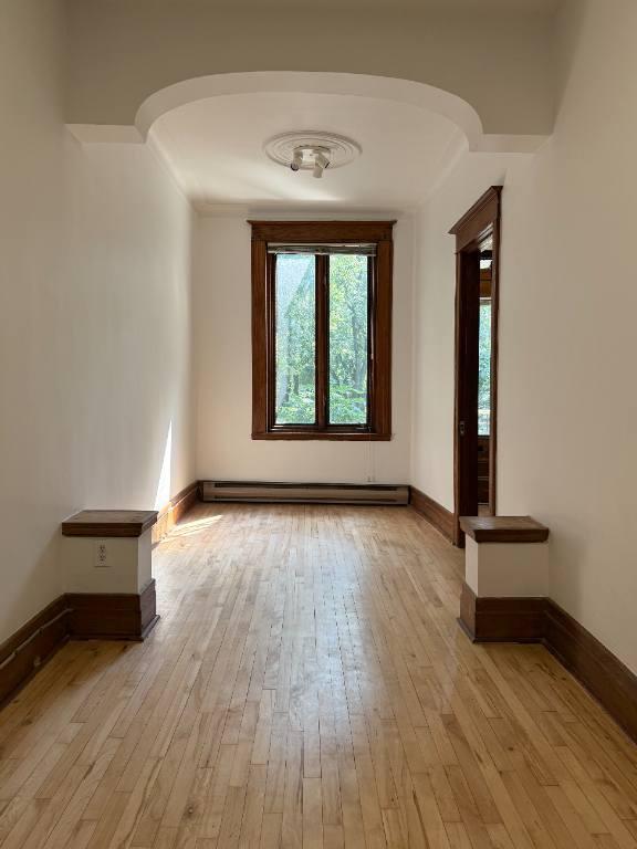 Plateau Mont-Royal, face au parc Baldwin, 3 1/2 rénové, semi-meublé ou meublé, (optionnel) visite sur rendez-vous. | 2977291
