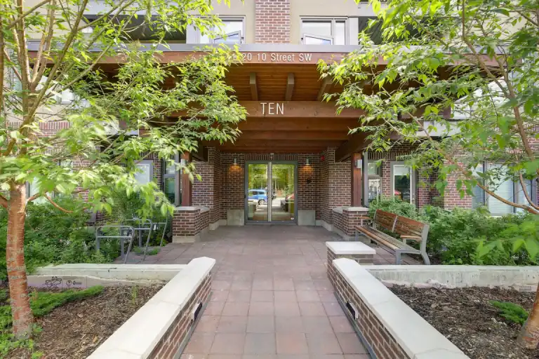 2 Bedroom - 2 Bath Distinguished Mount Royal Condo just off 17th Ave | 1720 10 St SW, Calgary | 2977500