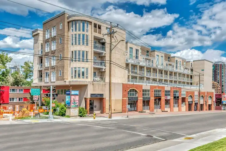 Spacious 1 bed + Den Loft with 2 baths & underground parking in Sunalta | 403 - 1540 17th Ave SW, Calgary | 2977511