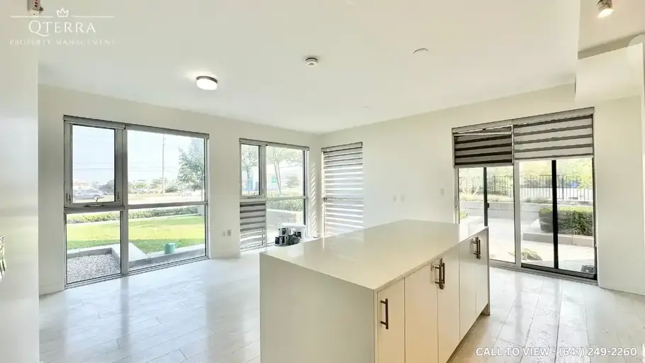 103-210 Sabina Dr, Oakville, Ontario L6H 0W6 | 210 Sabina Drive, Oakville | 2977657