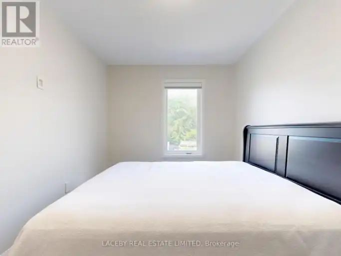 71 HOLLANDVIEW TRAIL | 71 HOLLANDVIEW TRAIL, Aurora | 2977666