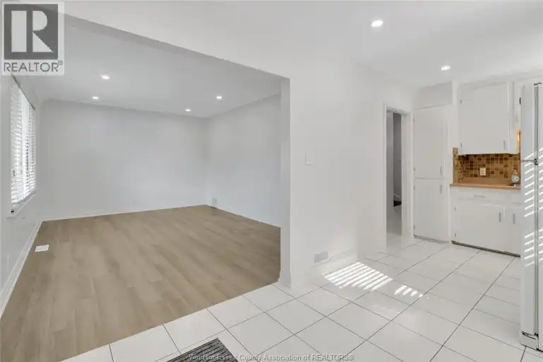 6633 WYANDOTTE STREET | 6633 WYANDOTTE STREET, Windsor | 2995963