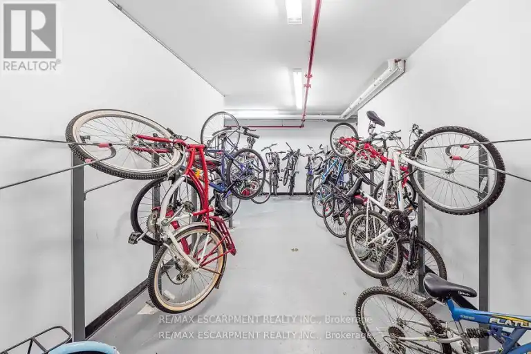 222 - 10 CONCORD PLACE | 222 - 10 CONCORD PLACE, Grimsby | 2978028