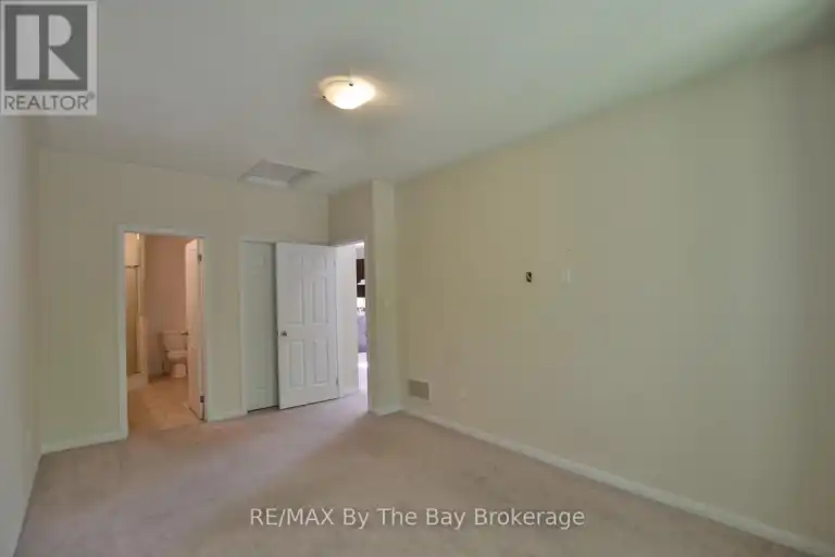 13 - 13 BERKSHIRE AVENUE | 13 - 13 BERKSHIRE AVENUE, Wasaga Beach | 2978036