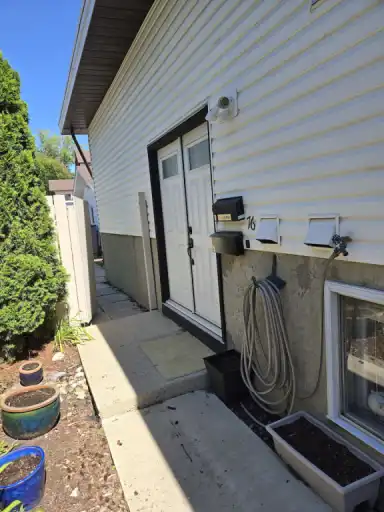 Bright 2 bedroom, | Calgary | 2979176