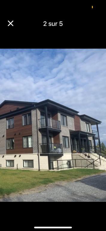 Logement 4 1/2 | 2979300