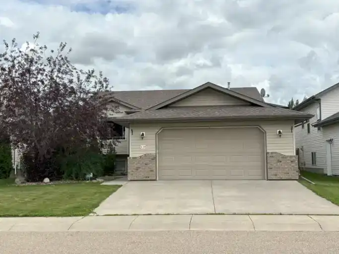 5 Bedroom House with Attached Double Car Garage | 120 Ingle Close, Red Deer | 2979524