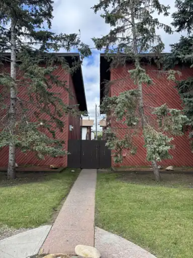 Bowness 2 Bedroom Townhouse | 10 - 73 St NW, Calgary | 2979531