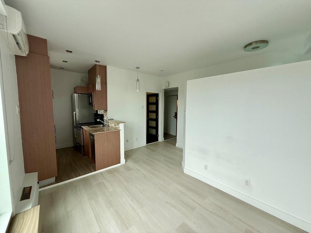 Penthouse-Style 1-Bedroom – $1,395/Month – Mont-Royal Views | 2979535