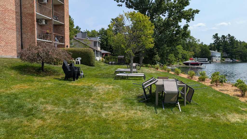 Magnifique 4 1/2 sur le bord de l'eau | 2979554