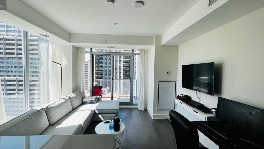 Stunning Modern Condo in The Bowery & Lofts – Available September 1, 2025! | 255 Bay Street, Ottawa | 2979678