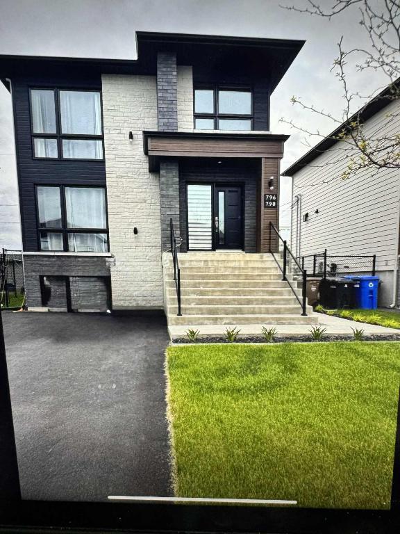Logement 5 1/2 | 2979789