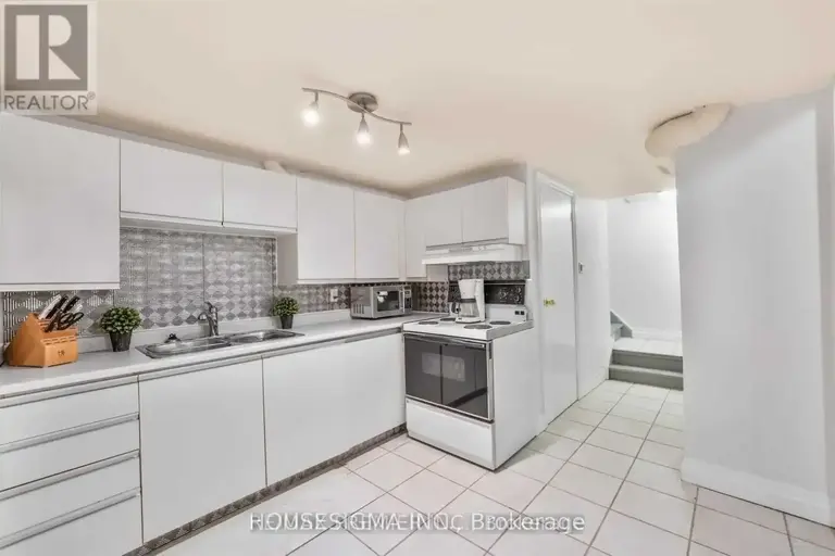 131 GREENPARK BOULEVARD | 131 GREENPARK BOULEVARD, Vaughan | 2979955