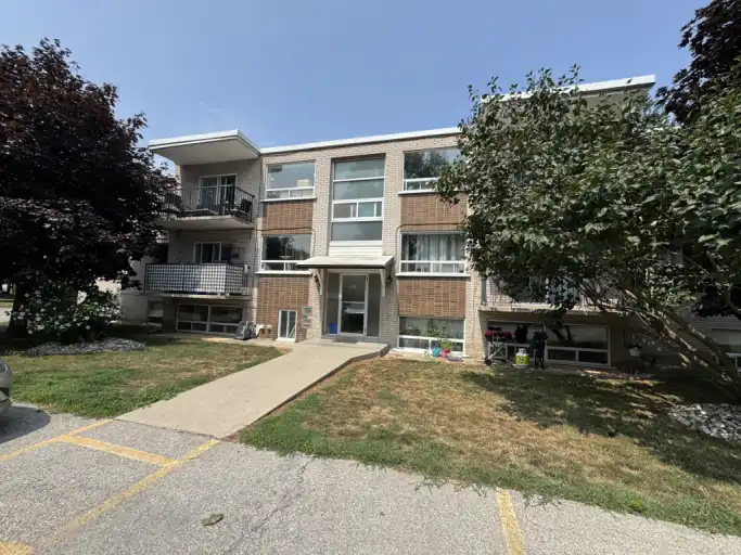 2 bedroom apartment - Available October 1, 2025 | 2154 Lilnan Court, Burlington | 2980250