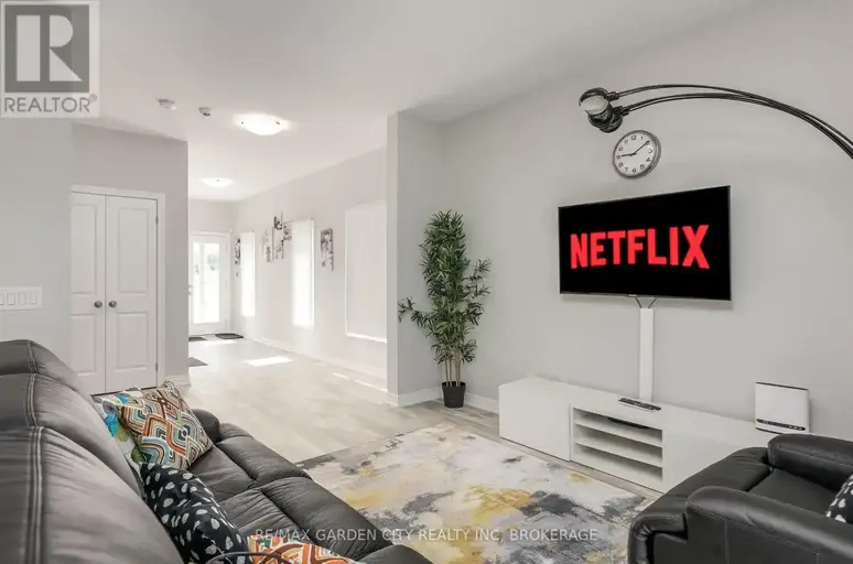 UPPER - 33 BOUNTY AVENUE | UPPER - 33 BOUNTY AVENUE, Thorold | 2980747