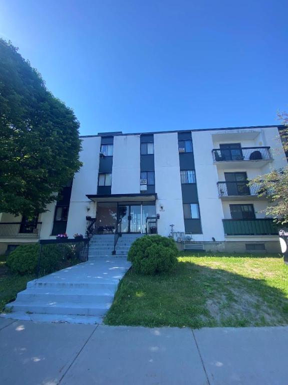 Spacieux appartement de 2 chambres à St-Jean | 2980779