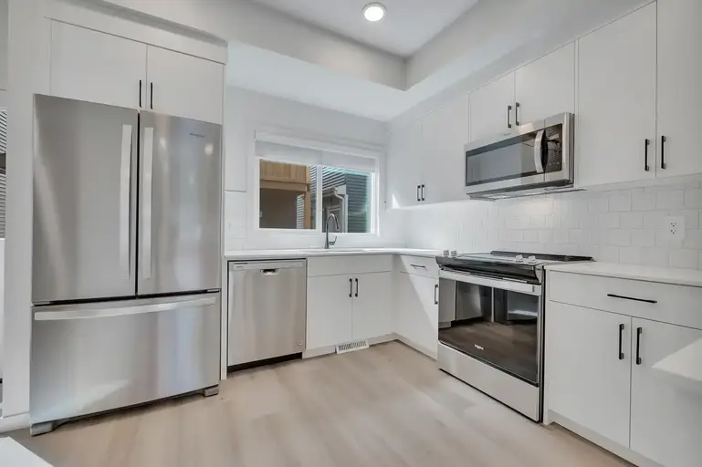 8136 -M 227 Street NW | 8136 227 Street Northwest, Edmonton | 2981125