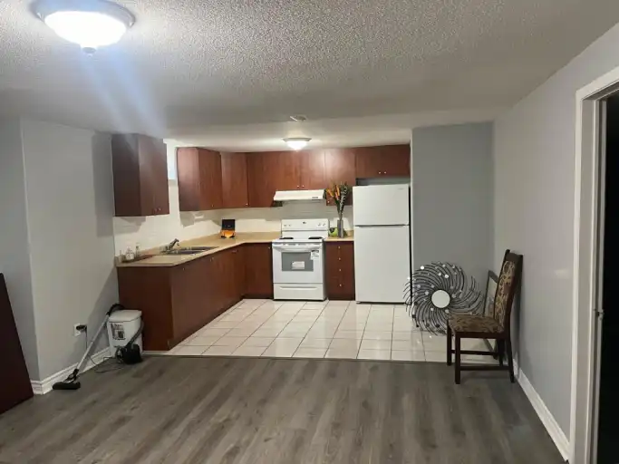 Cozy 1 Bedroom Basement With Den | Brampton | 2981353