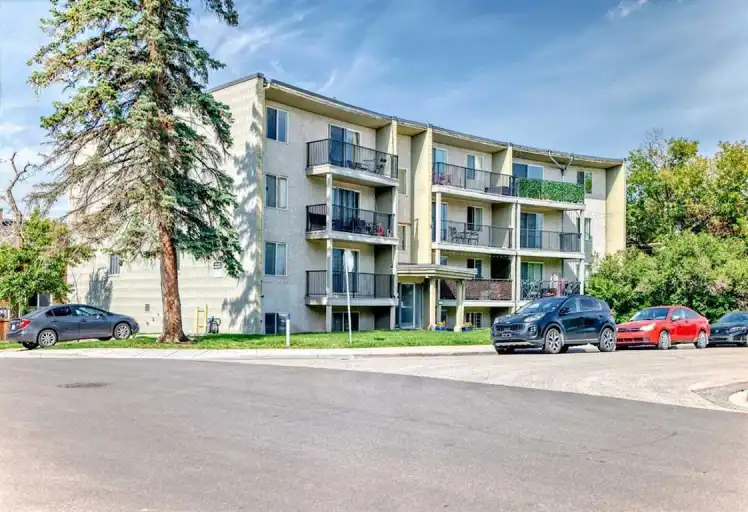 2 Bedroom Inner City Condo, Walking Distance from 17th Ave | 11 - 1516 24 Ave SW, Calgary | 2981474