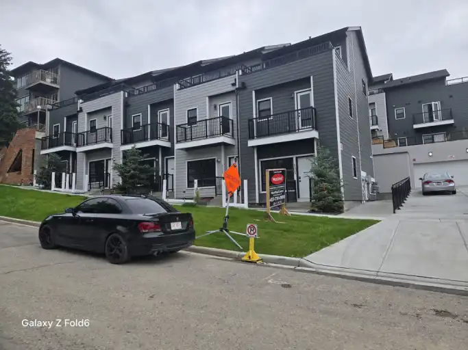 Trendy Townhome in Crescent Heights! | 426 3 Avenue Northeast, Calgary | 2981745