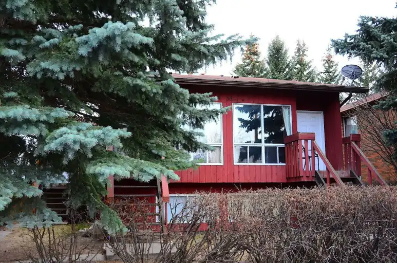 Mardaloop/Altadore 2 Bedroom Unit. Location, location! | 4 - 2113 36 Avenue Southwest, Calgary | 2981751