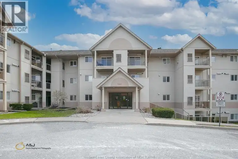 3000 SANDWICH STREET Unit# 411 | 3000 SANDWICH STREET Unit# 411, Windsor | 2982323