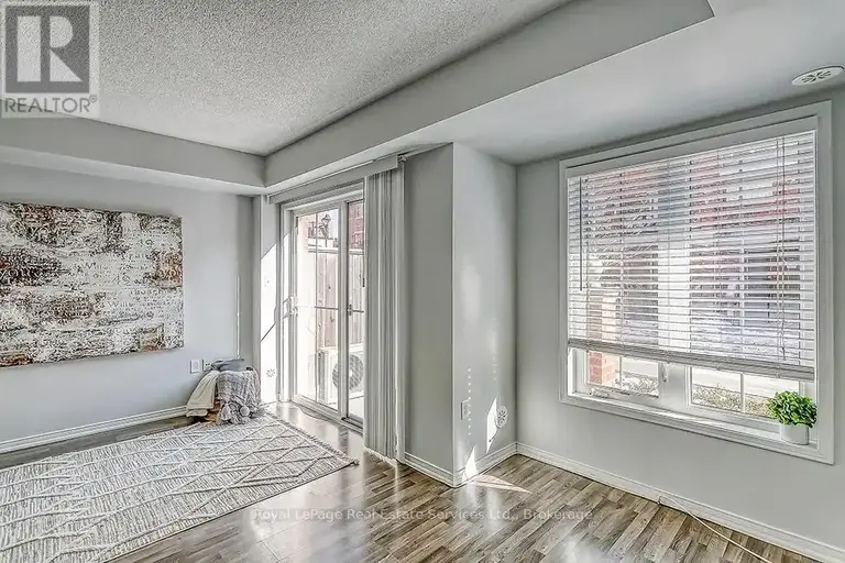 23 - 47 HAYS BOULEVARD | 23 - 47 HAYS BOULEVARD, Oakville | 2982496
