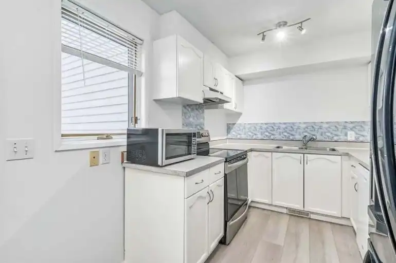 2 Story Single Unit Duplex | 2021 - 31 Street Southwest, Calgary | 2982991