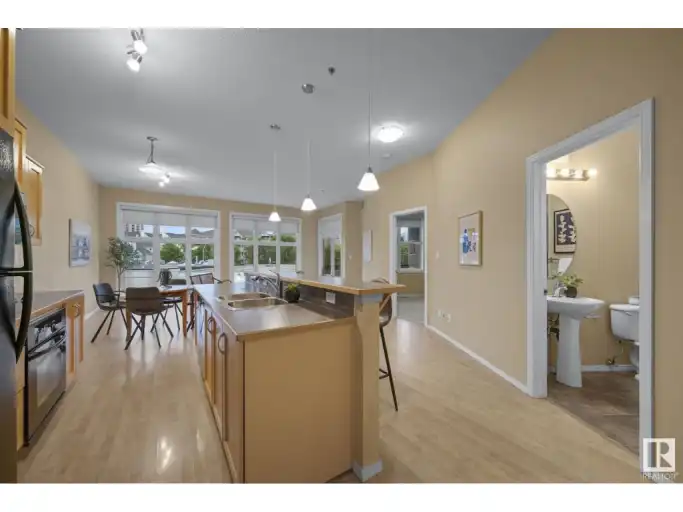 2 BEDROOMS 2 BATHS: UPSCALE NEIGHBOURHOOD | 308 - 10147 112 St NW, Edmonton | 2982999