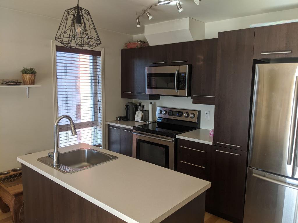 SUPERBE CONDO DE COIN 4 1/2 Urbania à louer | 2983074