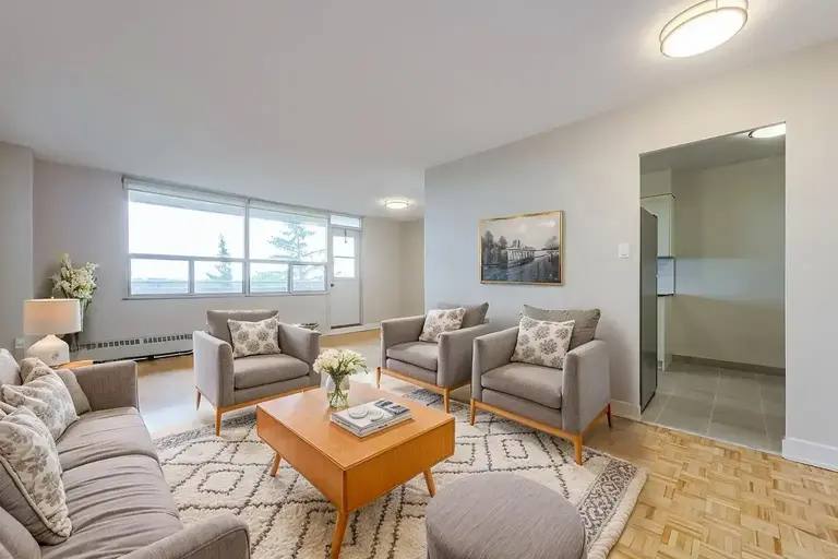 Cresswell Court Apartments | 3050 Glencrest Road, Burlington | 2983178