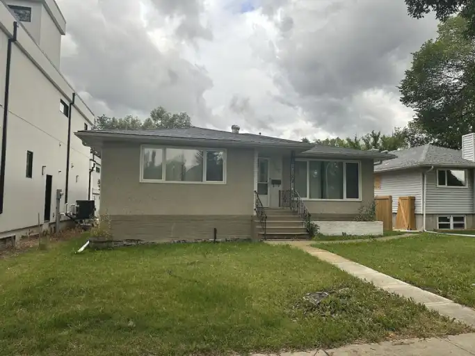 5 Bedroom Home Next to Millcreek Ravine | Edmonton | 3000712