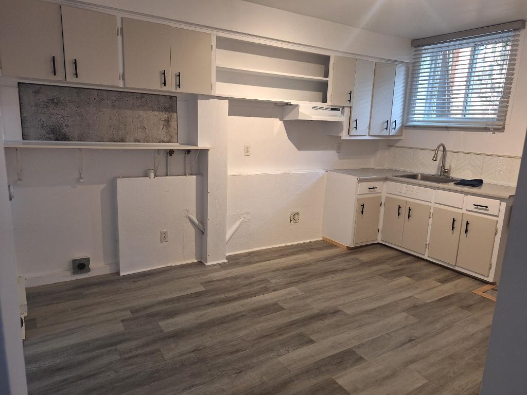 Libre imm Grand 3½+bureau Rénové demi-sous sol 3plex @ Vieux Longueuil | 2983992