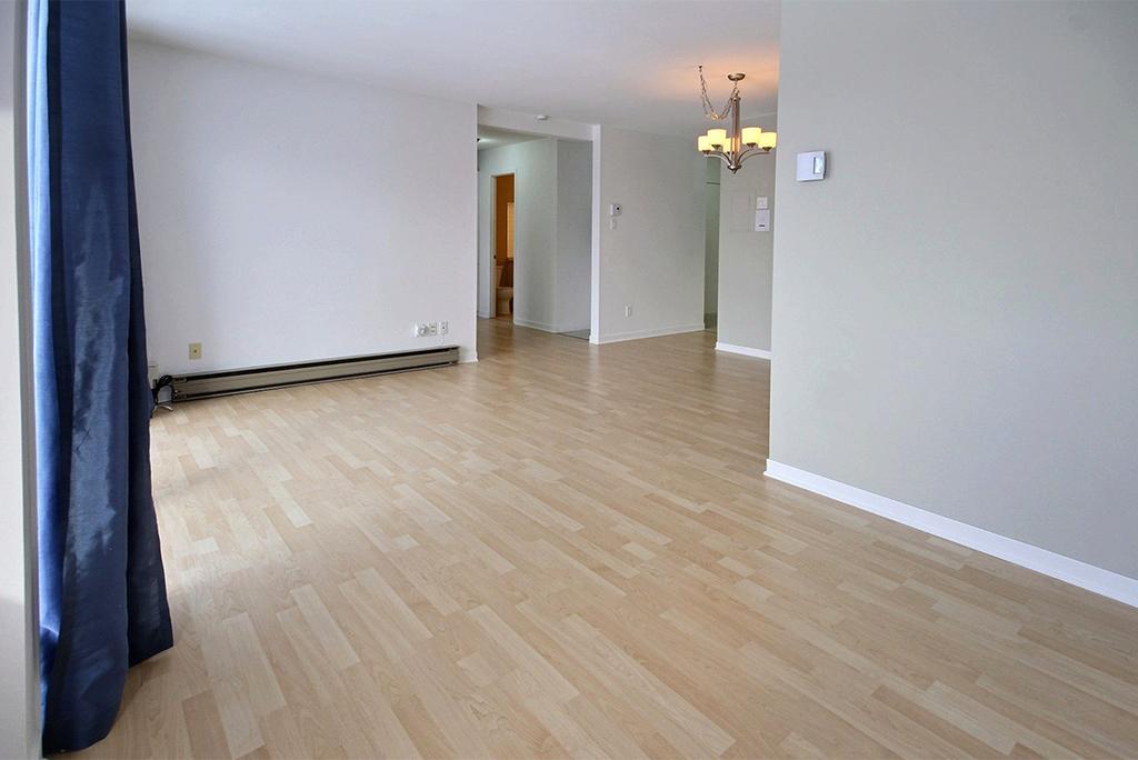 3 1/2 GRAND, lumineux, rénové (LORETTEVILLE) | 2983998