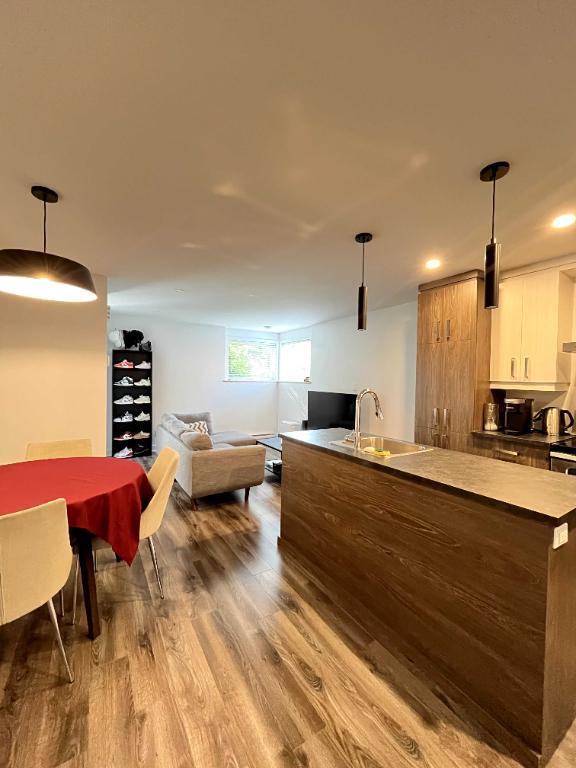 CONDO 3½ MEUBLÉ : 1 CHAMBRE & 1 SALLE DE BAIN | 2984027
