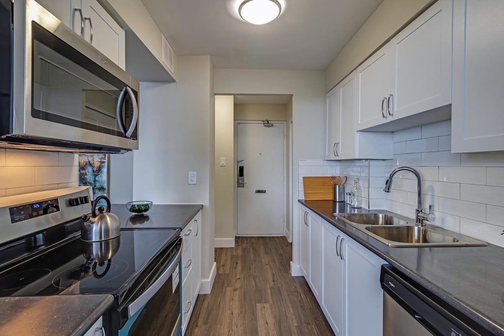 Danforth Apartments | 2985516
