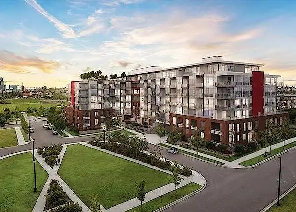 MODERN 2 BEDROOM BRIDGELAND CONDO WITH PARK & DT VIEWS! | 3rd Floor - 88 - 9 Street Northeast, Calgary | 3000731