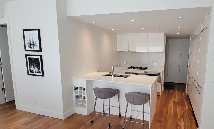 Bright Open 1 plus den bedroom in Avenue West End Downtown | 1025 5th Avenue Southwest, Calgary | 2985815
