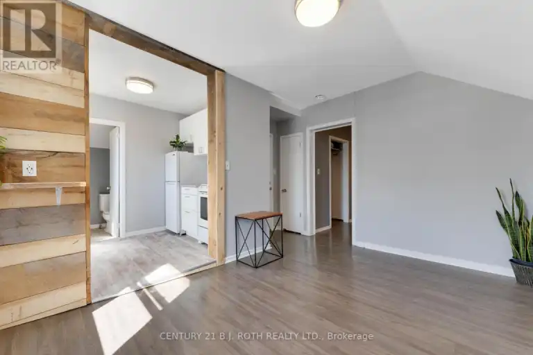 UPPER LEVEL UNIT - 59 MISSISSAGA STREET W | UPPER LEVEL UNIT - 59 MISSISSAGA STREET W, Orillia | 2985992