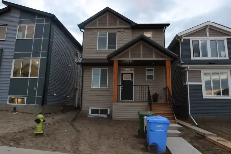 882 Livingston View NE | 882 Livingston View Northeast, Calgary | 2986109