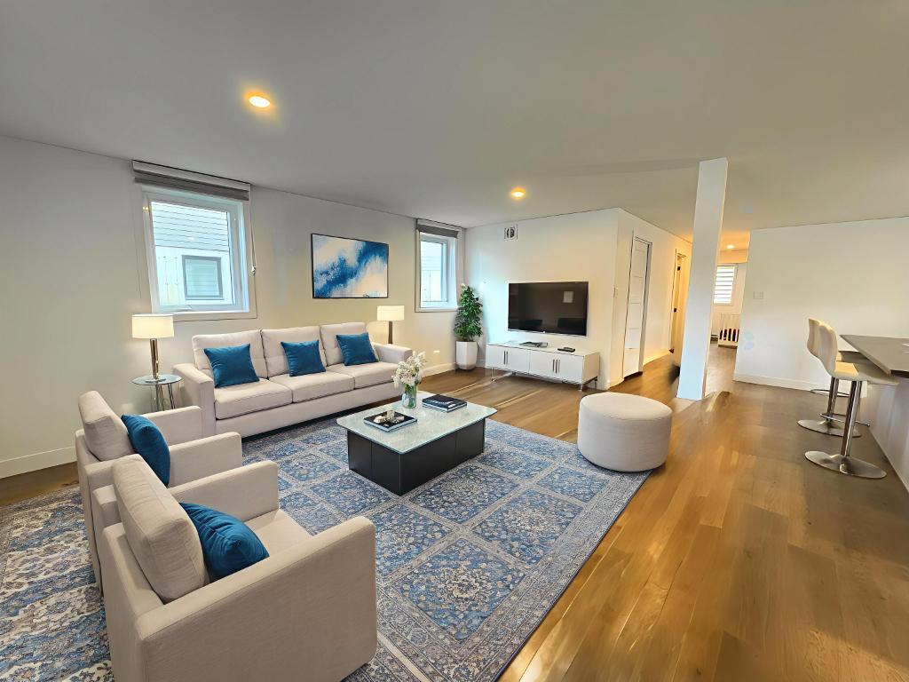 Très Grand Appartement 4 1/2 À Louer | 2986176