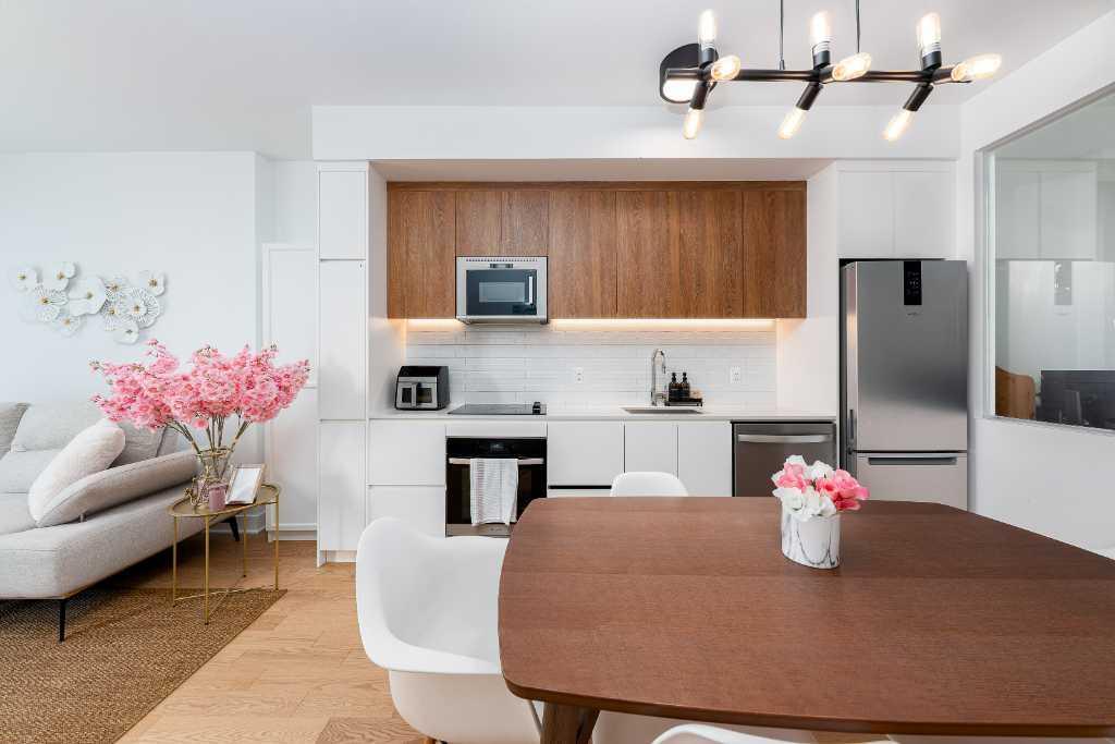 3 1/2 + grand den avec fenêtre intérieure | 2986187