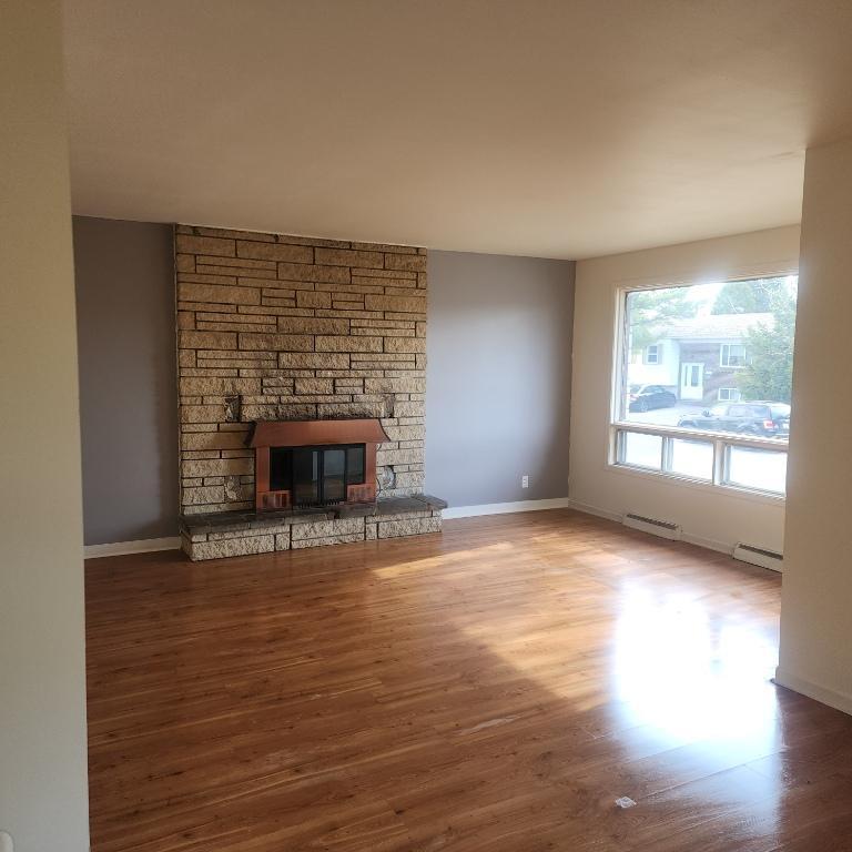 Maison à louer dans un quartier calme / House for rent in quiet neighbourhood | 2986487