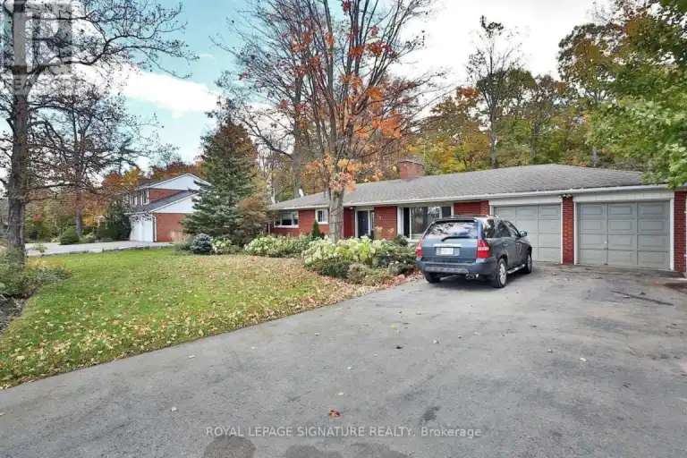 LOWER - 38 BURNHAMTHORPE ROAD W | LOWER - 38 BURNHAMTHORPE ROAD W, Oakville | 2986872