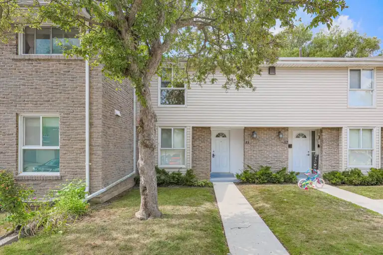 Creekside Townhomes | 560-570 Waverly Street North, Oshawa | 2987391