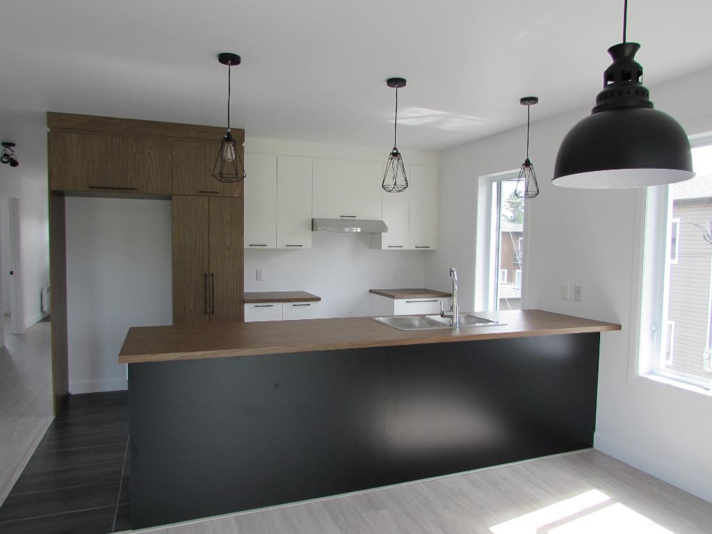 *5 1/2 -- Secteur Colonial -- 10 Novembre | 2987632