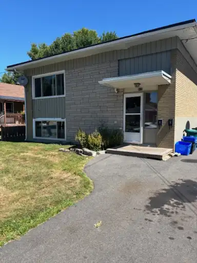 Experimental Farm/Carlington Area 3 Bedroom Apartment in Duplex  Available September or October 1st, 975 Sproule St | 975 Sproule Street, Ottawa | 2987689