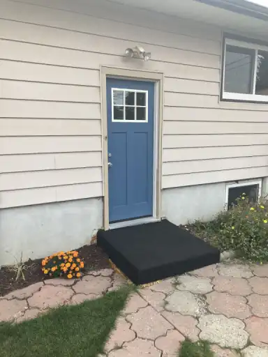 Bright Clean Studio Suite in great inner city community. | 84 Waterloo Drive Southwest, Calgary | 2991298