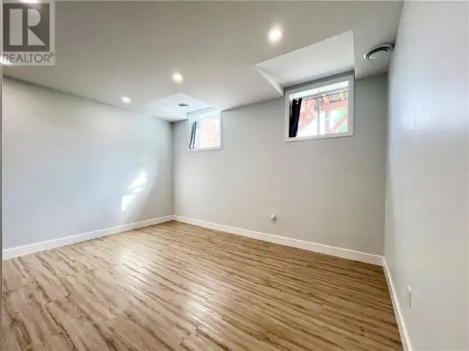 5 Westview Unit# 004 | 5 Westview Unit# 004, Lively | 2988012